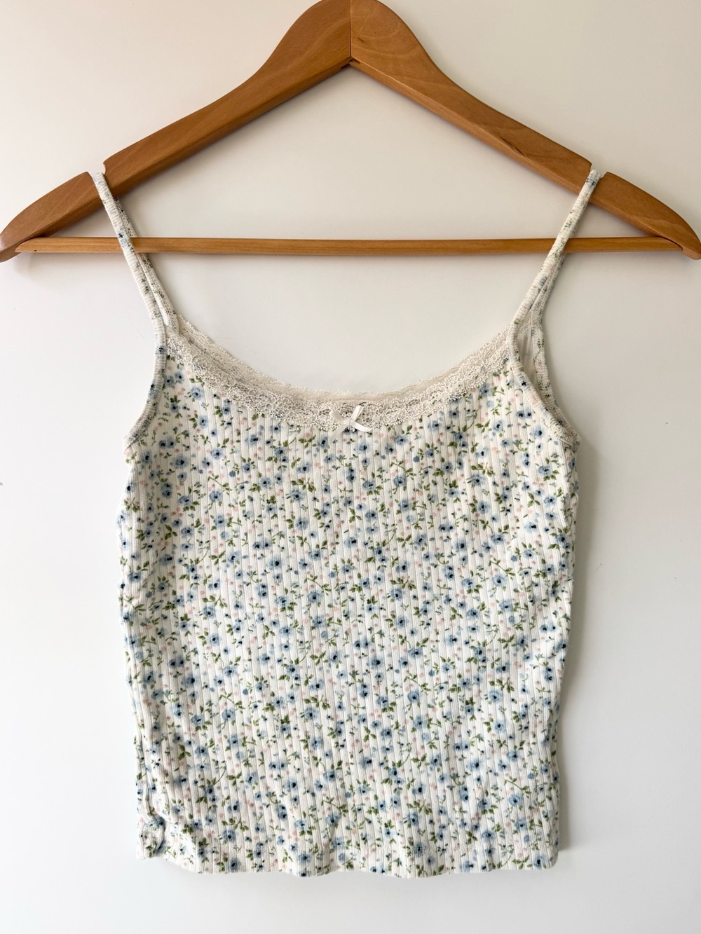 Brandy Melville John Galt Skylar Floral Lace Tank Top, White/Blue, Women’s Small - Picture 2 of 6